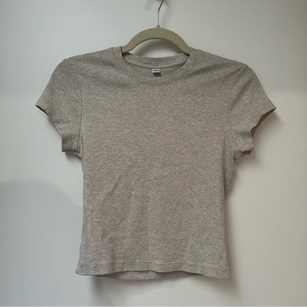 Uniqlo Light Gray Women's Short Sleeve Tee
